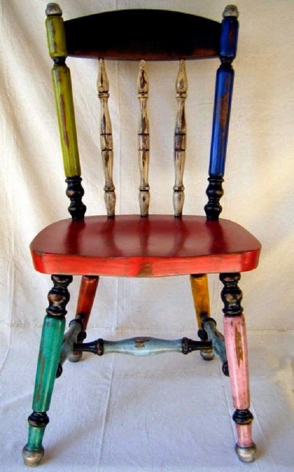 Reforma de cadeira colorida 