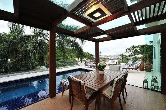Projeto de casas com piscinas e terraços