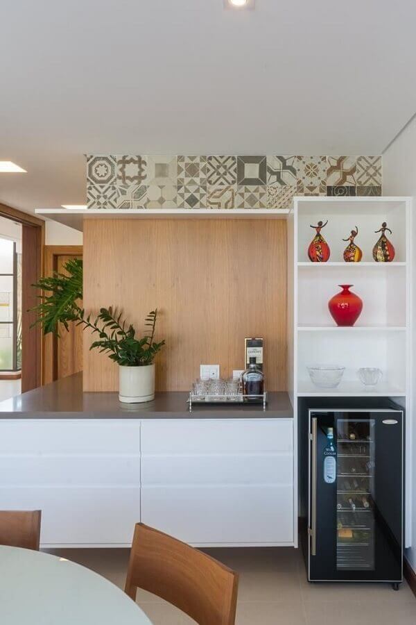 bancada de cozinha de madeira Foto Jannini Sagarra Arquitetura