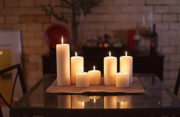 Decoração para o Dia dos Namorados com velas 