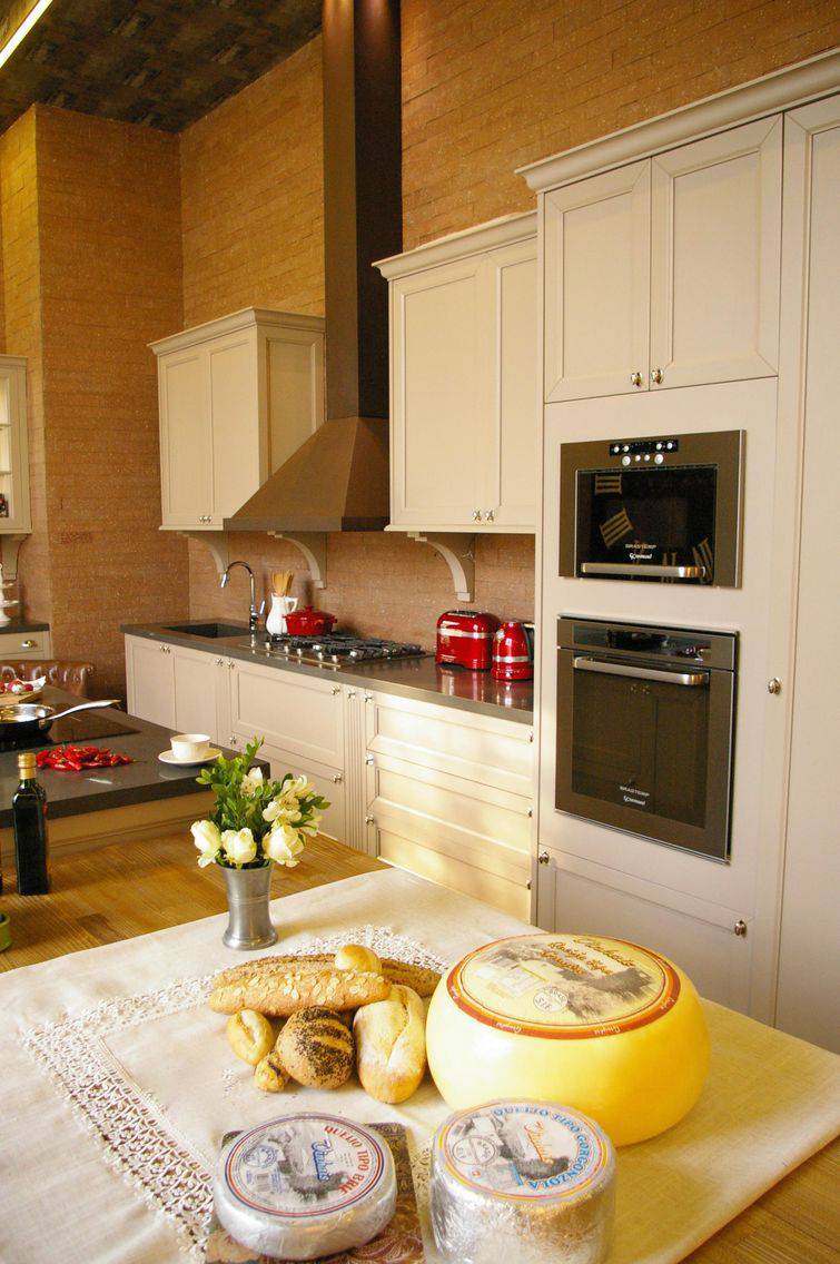 Cozinha rústica é escolha para ambiente agradável 
