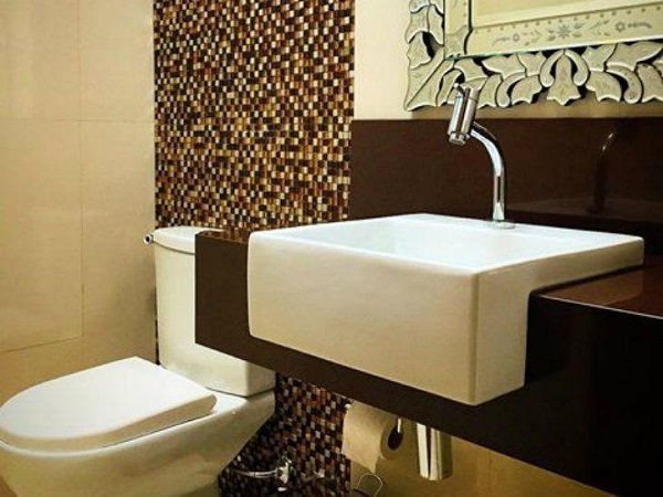 Granito Marrom Absoluto em banheiro sofisticado