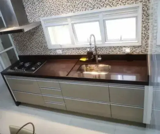 Granito Marrom Absoluto para cozinha com espaço pequeno