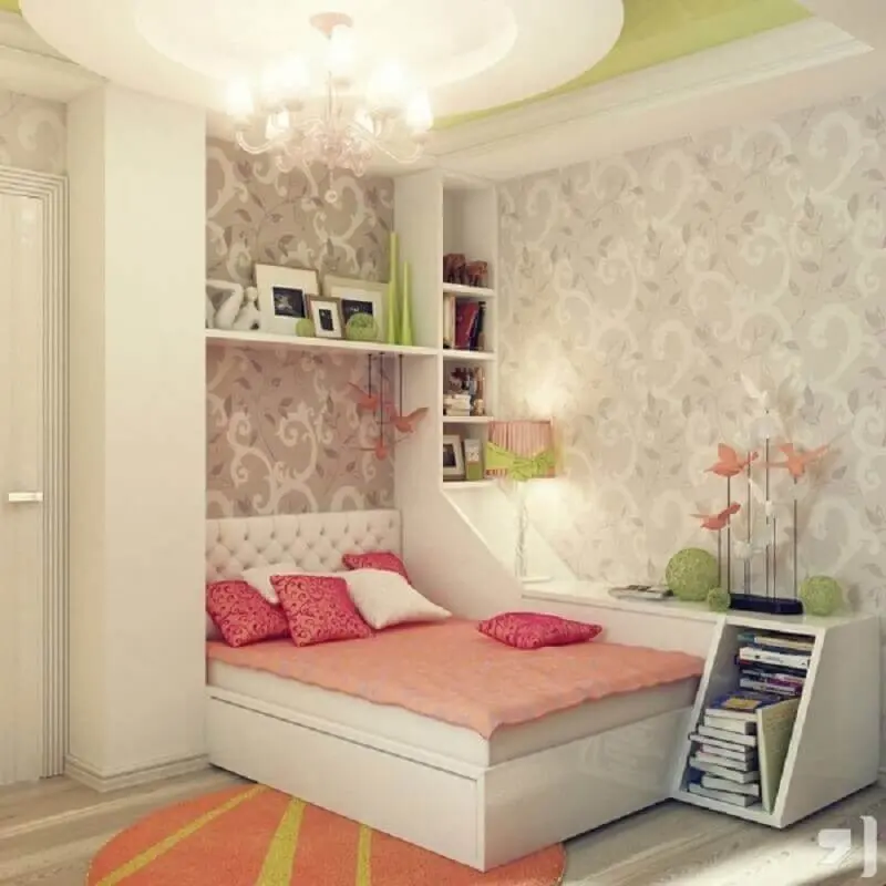 decoração quarto feminino com papel de parede e cabeceira de cama