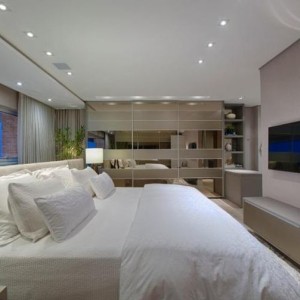 quartos de casal decorados com roupa de cama branca