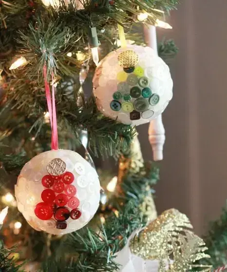 button-ornament Christmas balls