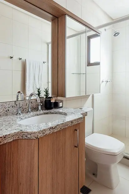 Armário de banheiro simples com espelheira Projeto de Ambientta Arq