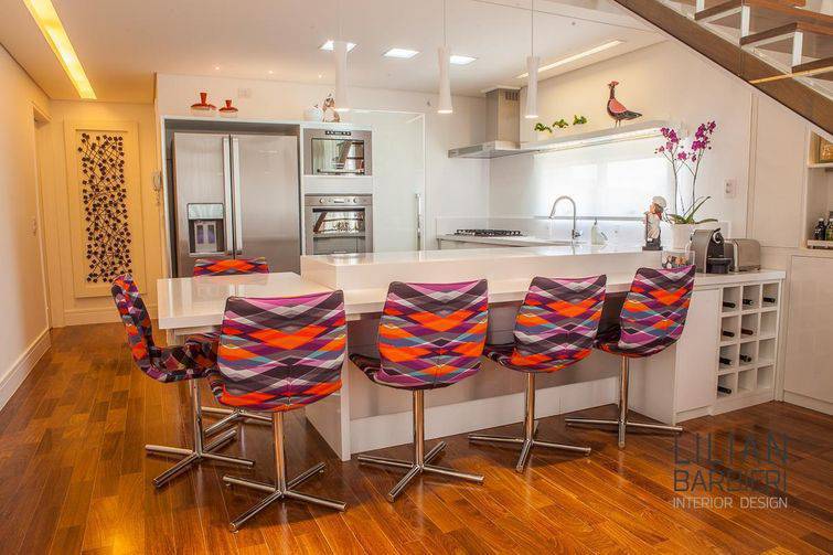 77299-Cozinhas com cadeiras de design -lilian-barbieri-viva-decora