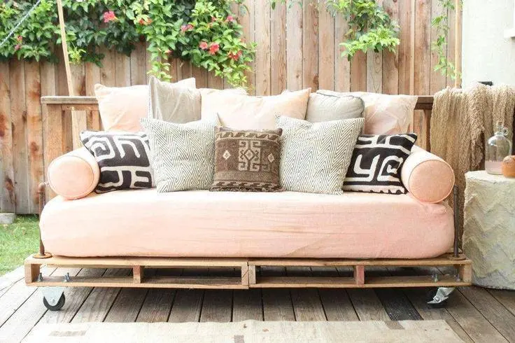 Sofá de Palete rosa claro