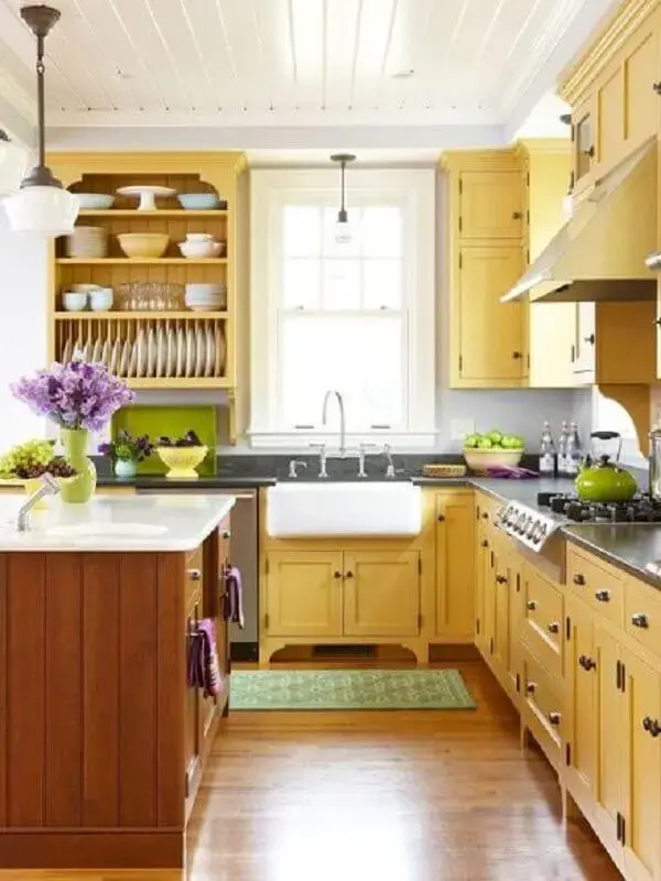 decoração para cozinha colorida com armários amarelos Foto Pinterest
