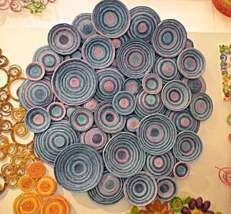 ZZZ37 decoração artesanato com jornal círculos coloridos