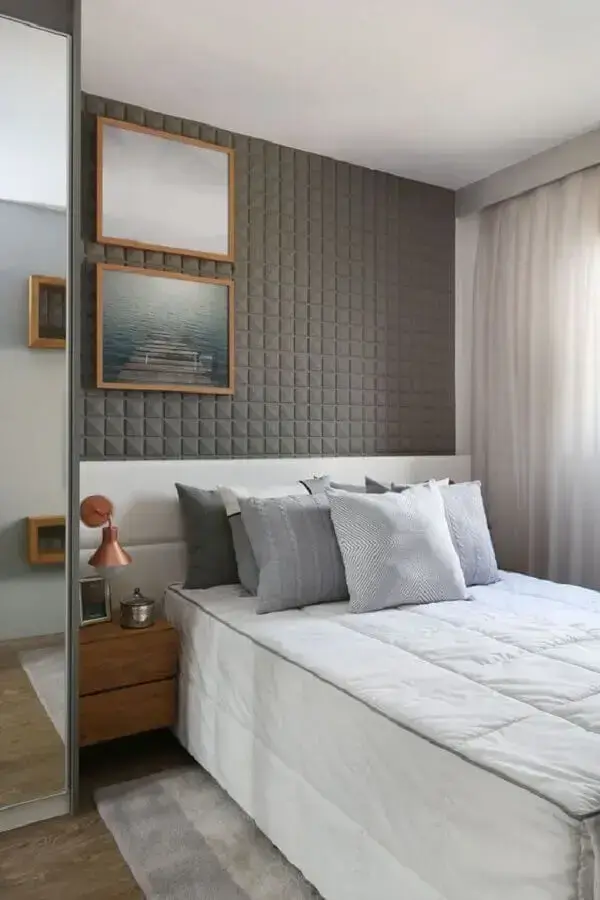 revestimento 3d para decoração de quarto de casal pequeno e moderno Foto Sesso e Dalanezi Arquitetura + design
