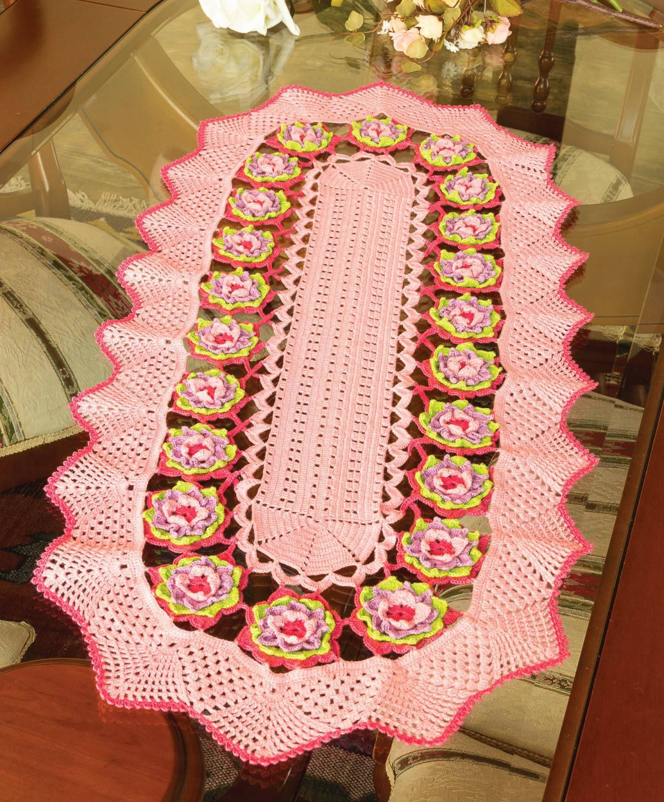 Caminho de mesa de crochê rosa