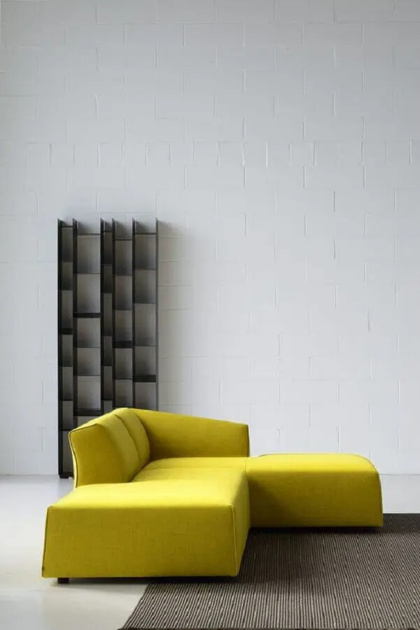 design moderno para sofá com chaise amarelo