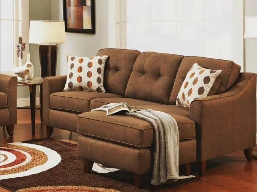 modelo simples de sofá com chaise