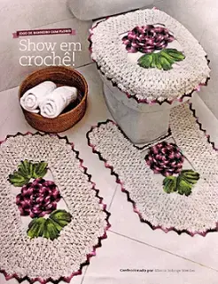 Jogo de banheiro de crochê com flores