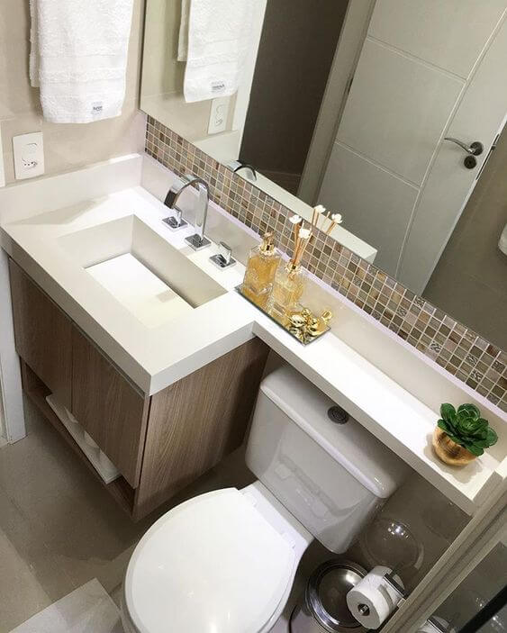 Reforma de banheiro com pia de mármore