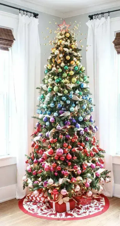 Árvore de Natal colorida degrade arcoiris