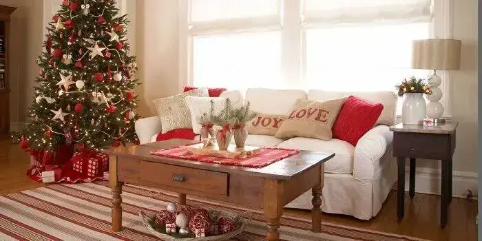 Decoração-de-Natal-sala-decorada-de-vermelho-1-1