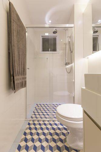 74711 Revestimento para banheiro com piso geometrico projeto de conseil brasil