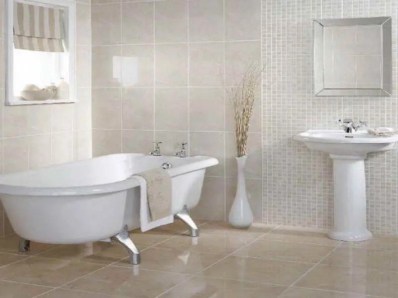 Piaçaba para casa de banho com opção de ser montada na parede ou no chão  branco Lavi Koh-i-noor - Habitium®