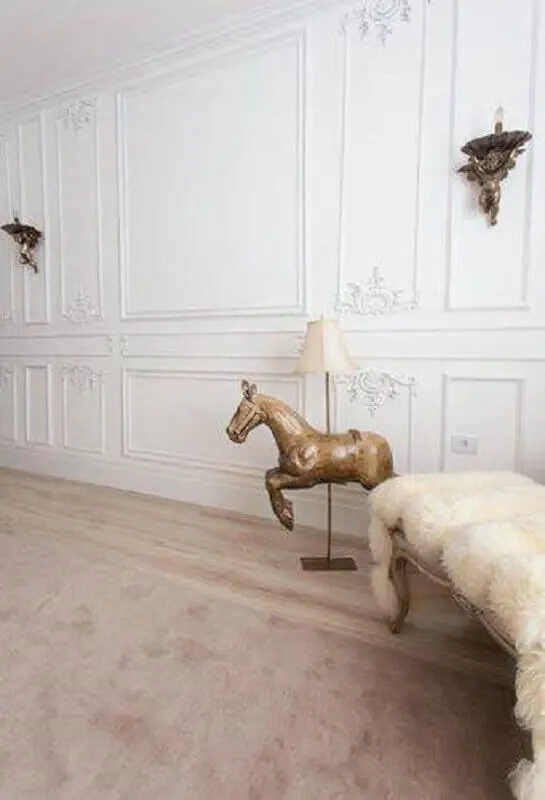 abajur de piso com base de cavalo para decoração