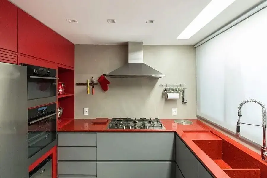 decoração moderna para cozinha planejada vermelha e cinza Foto Arquitetando Ideias