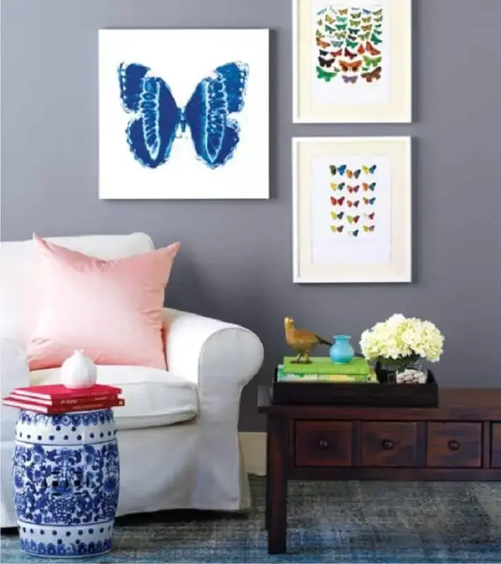 decoração para sala com garden seat de louça com estampa azul Foto Danielle Holanda