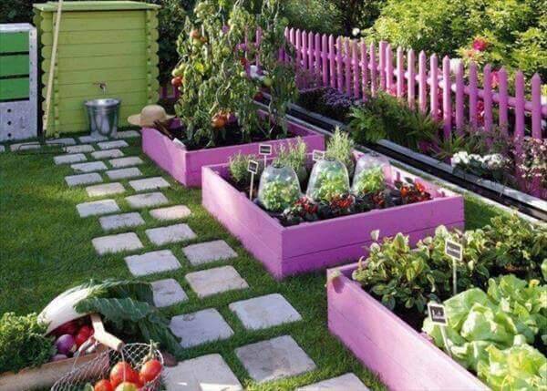 garden horta grande com caixas rosa