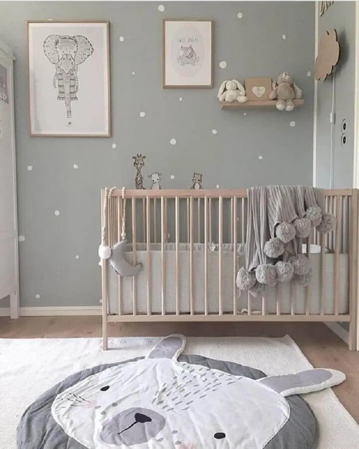 decoração divertida com tapetes para quarto de bebê cinza e branco Foto Pinterest