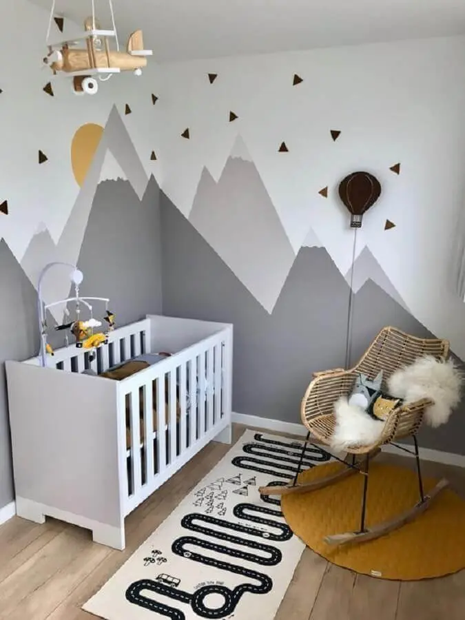 tapete para quarto de bebê decorado com montanhas cinzas na parede Foto Pinterest