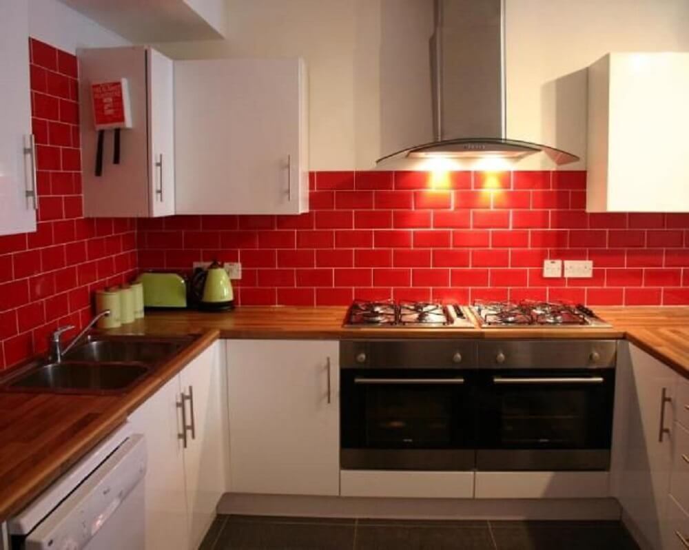azulejo vermelho para cozinha