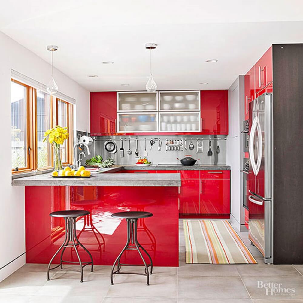 cozinha vermelha e cinza