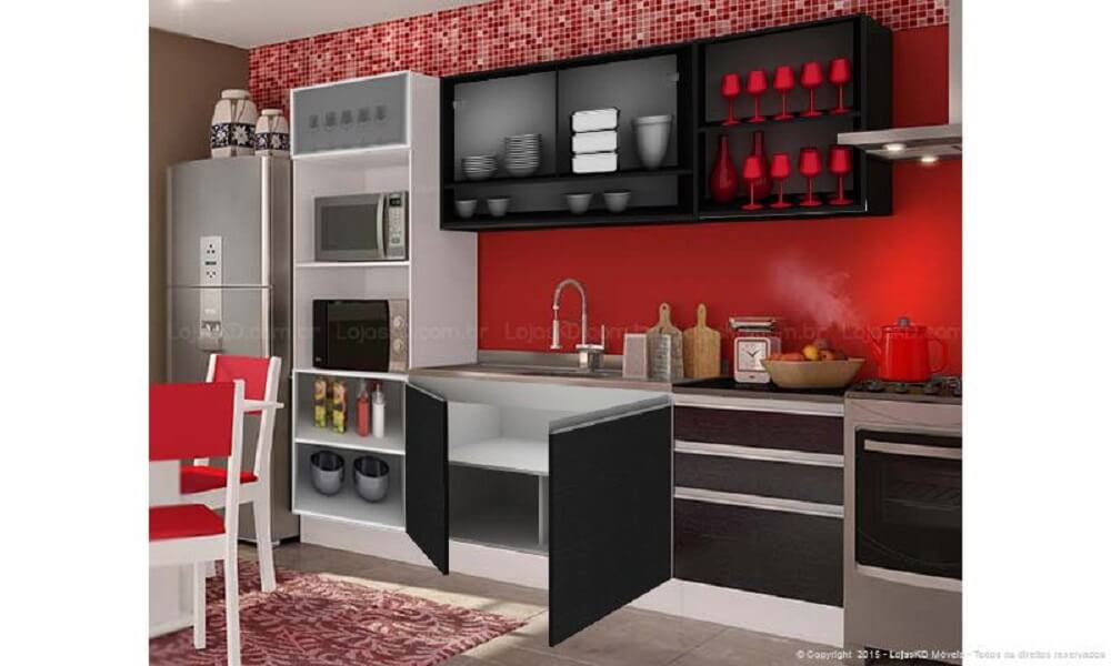 Cozinha com parede vermelha