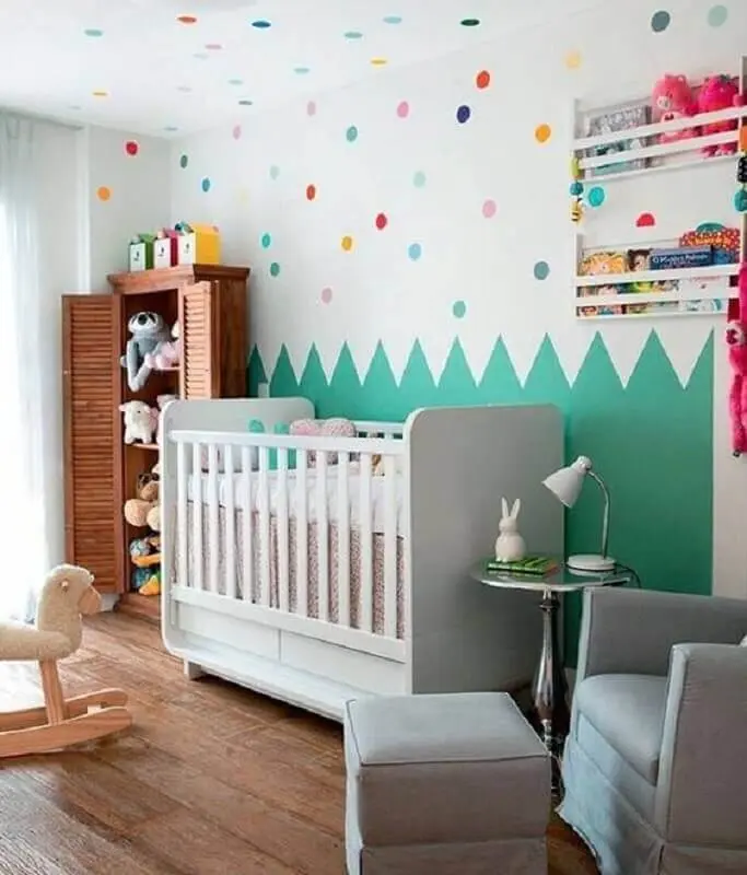 decoração colorida com adesivos para quarto de bebê Foto Detalhes Mágicos