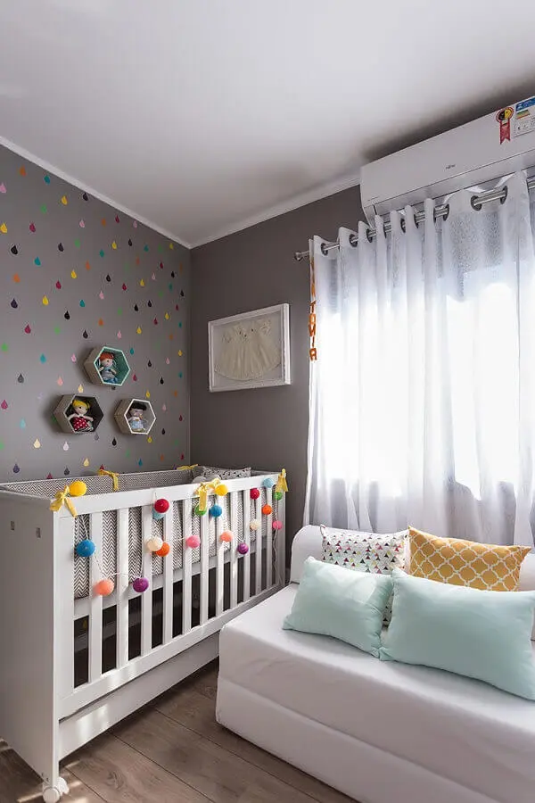 gotinhas coloridas de adesivos para quarto de bebê Foto Levitrabook