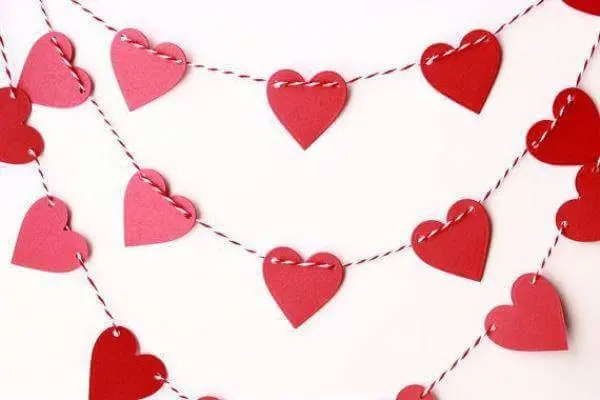 Cortina de corações para decoração de dia dos namorados