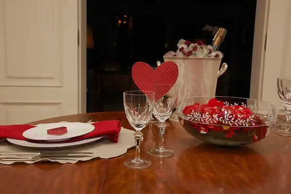 Mesa de jantar romântica para o dia dos namorados