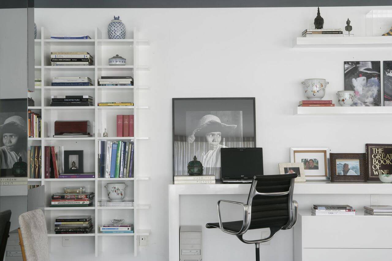 escrivaninha quarto neutro com estante amc arquitetura 89770