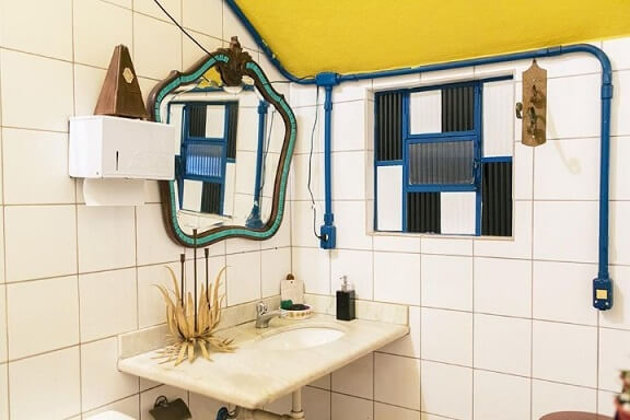 Espelho para banheiro emoldurado Projeto de Casa Aberta