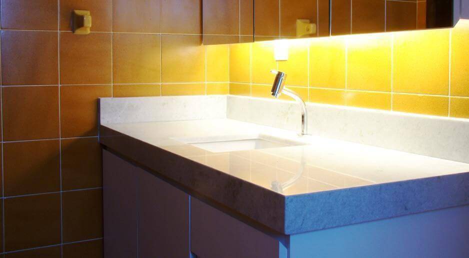 azulejo banheiro amarelo pia iluminada maxma studio 72976