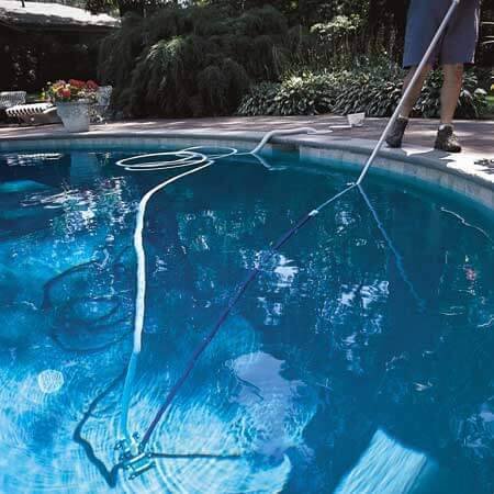 como limpar piscina aspirador e rede