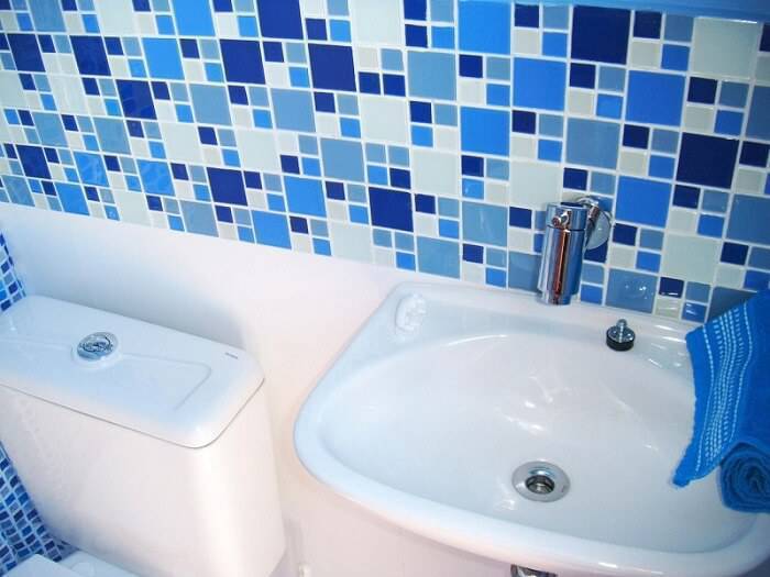 pastilhas adesivas banheiro lavabo azul camila chalon 56192