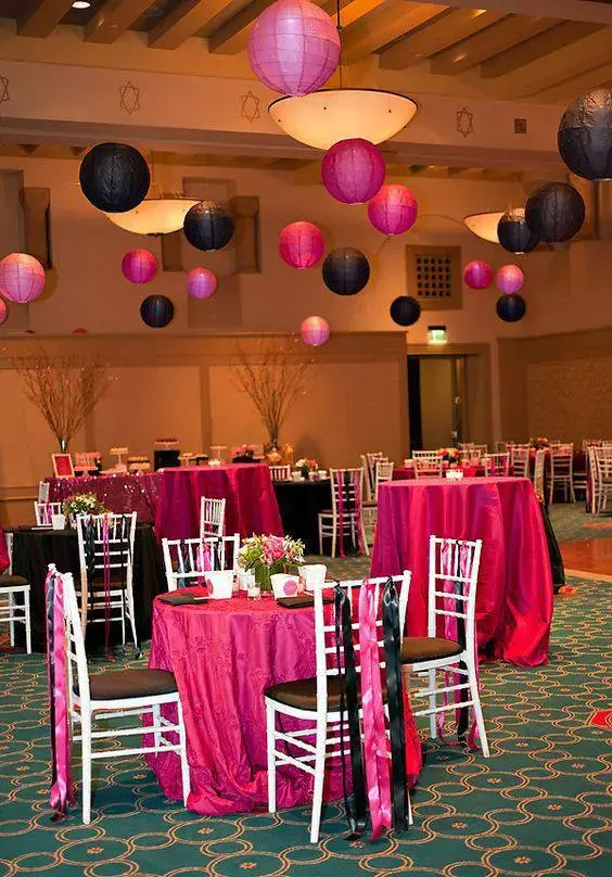 Decoração de festa de 15 anos - Salão em preto e rosa