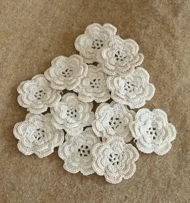 Flor de crochê branca