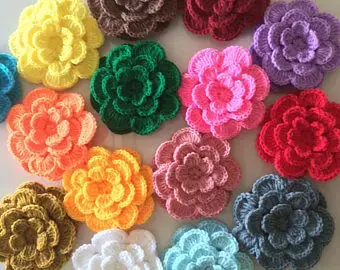 Flor de crochê coloridas