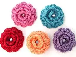 Flor de crochê de várias cores