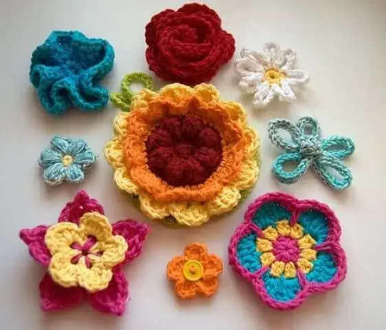 Flores de crochê diversas