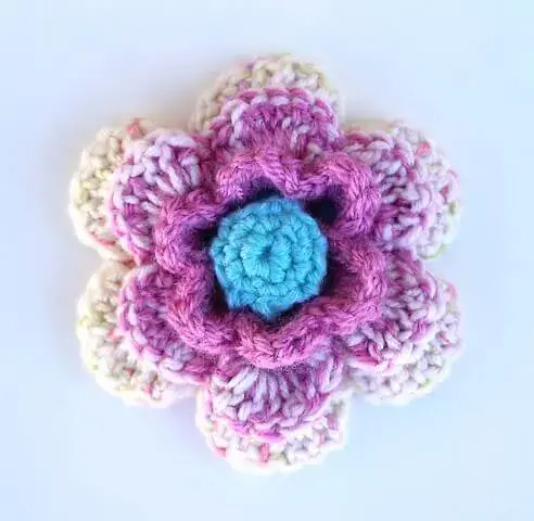 Flores de crochê roxas