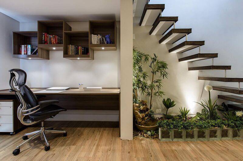 carpete de madeira home office com escada ricardo lopez 36992